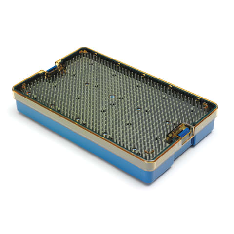 10"L x 6"W x 1.5"H • With base, insert tray, lid, and 2 mats